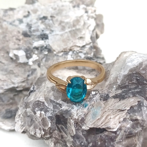 Aquamarine Gold Ring - Picture 4 of 11